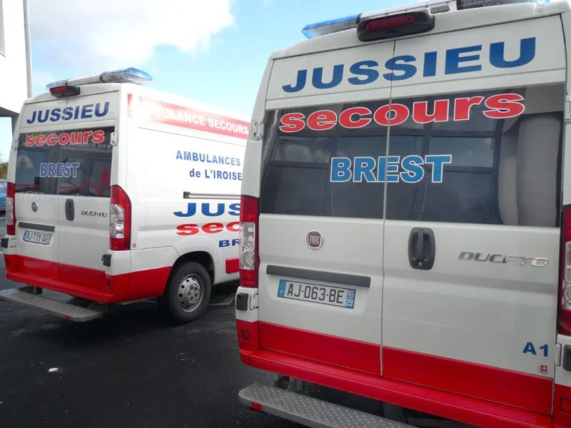 2-ambulances-arriere Jussieu Secours Brest
