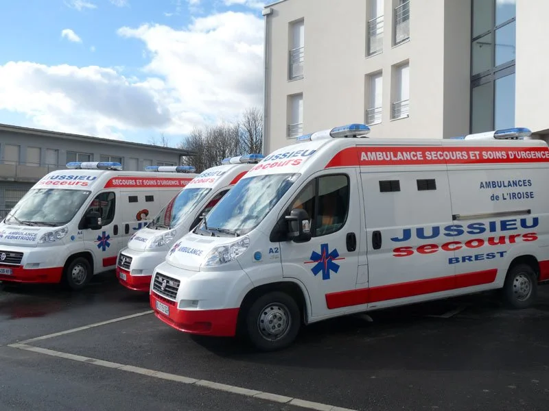 3-ambulances-cote Jussieu Secours Brest