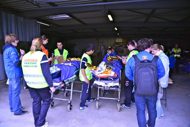 Simulation Multiple Patient (SMP) Les ambulanciers de l’Est en exercice 16 Simulation Multiple Patient (SMP) Les ambulanciers de l’Est en exercice Simulation Multiples Patients BFM Tem 16 - Accueil