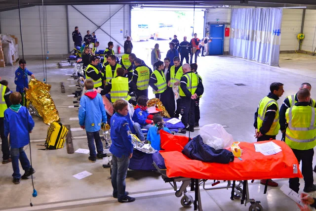 Simulation Multiple Patient (SMP) Les ambulanciers de l’Est en exercice 17 Simulation Multiple Patient (SMP) Les ambulanciers de l’Est en exercice Simulation Multiples Patients BFM Tem 19 - Dépose