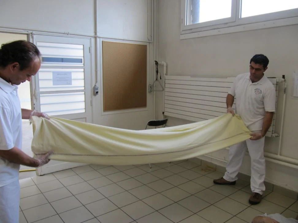 Réhaussement du sol au lit avec un baudrier 5 Réhaussement du sol au lit avec un baudrier Réhaussement du sol au lit avec un baudrier