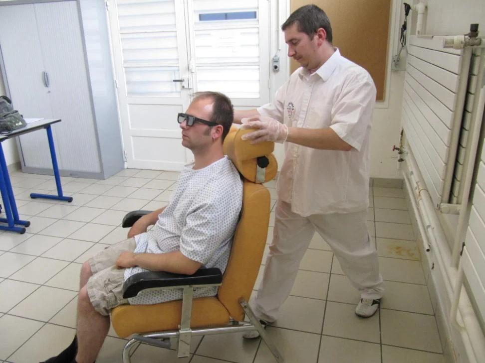 Rehaussement du patient au fauteuil 4 Rehaussement du patient au fauteuil Rehaussement Fauteuil-21