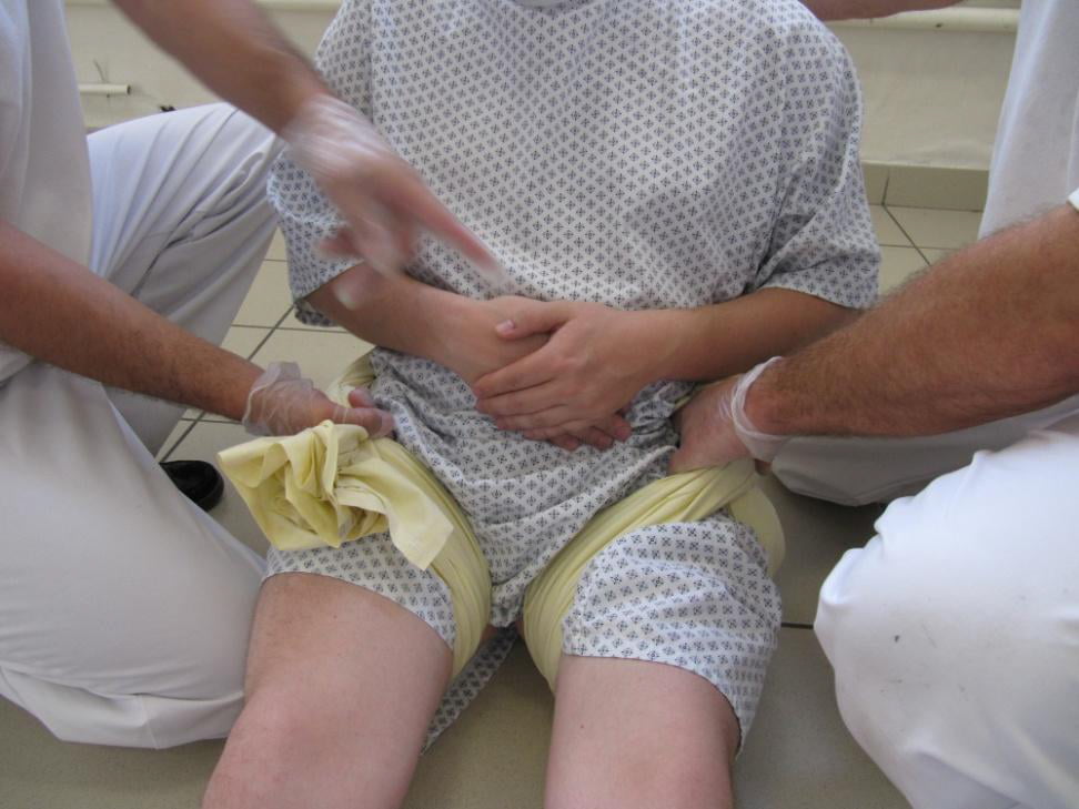 Réhaussement du sol au lit avec un baudrier