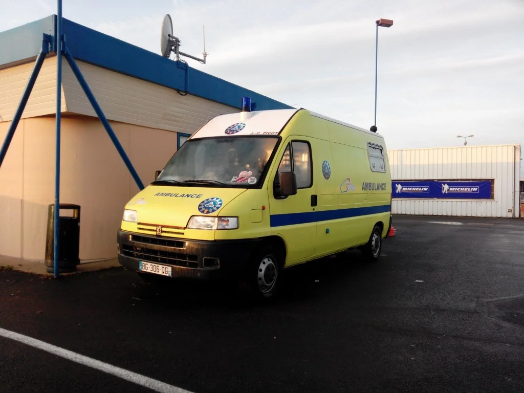 Stage de conduite d’urgence pour les ambulanciers