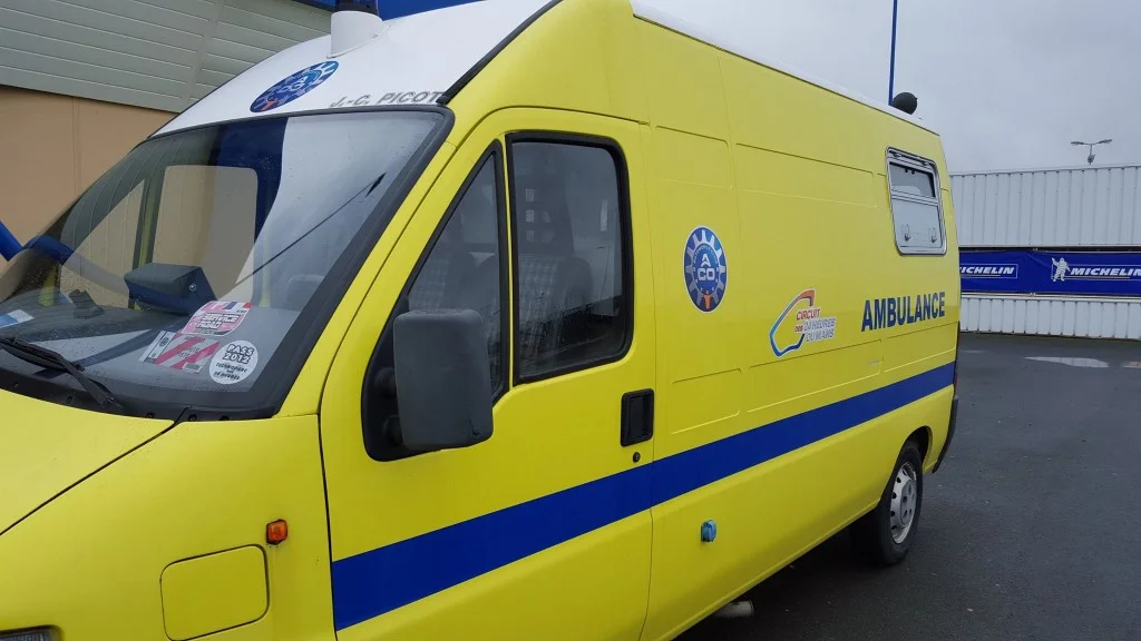Stage de conduite d’urgence pour les ambulanciers