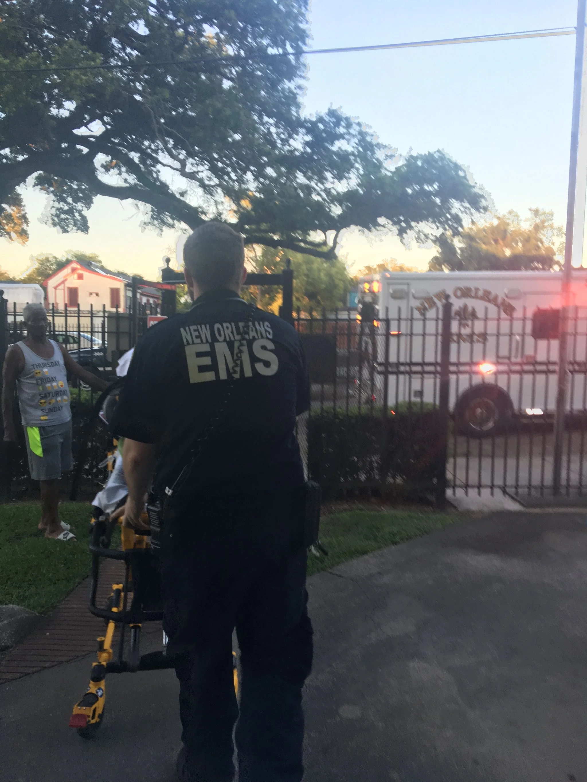 IMG 1801 Ambulancier : le site de référence EMS Nouvelle Orléans - Un ambulancier parmi les paramedics