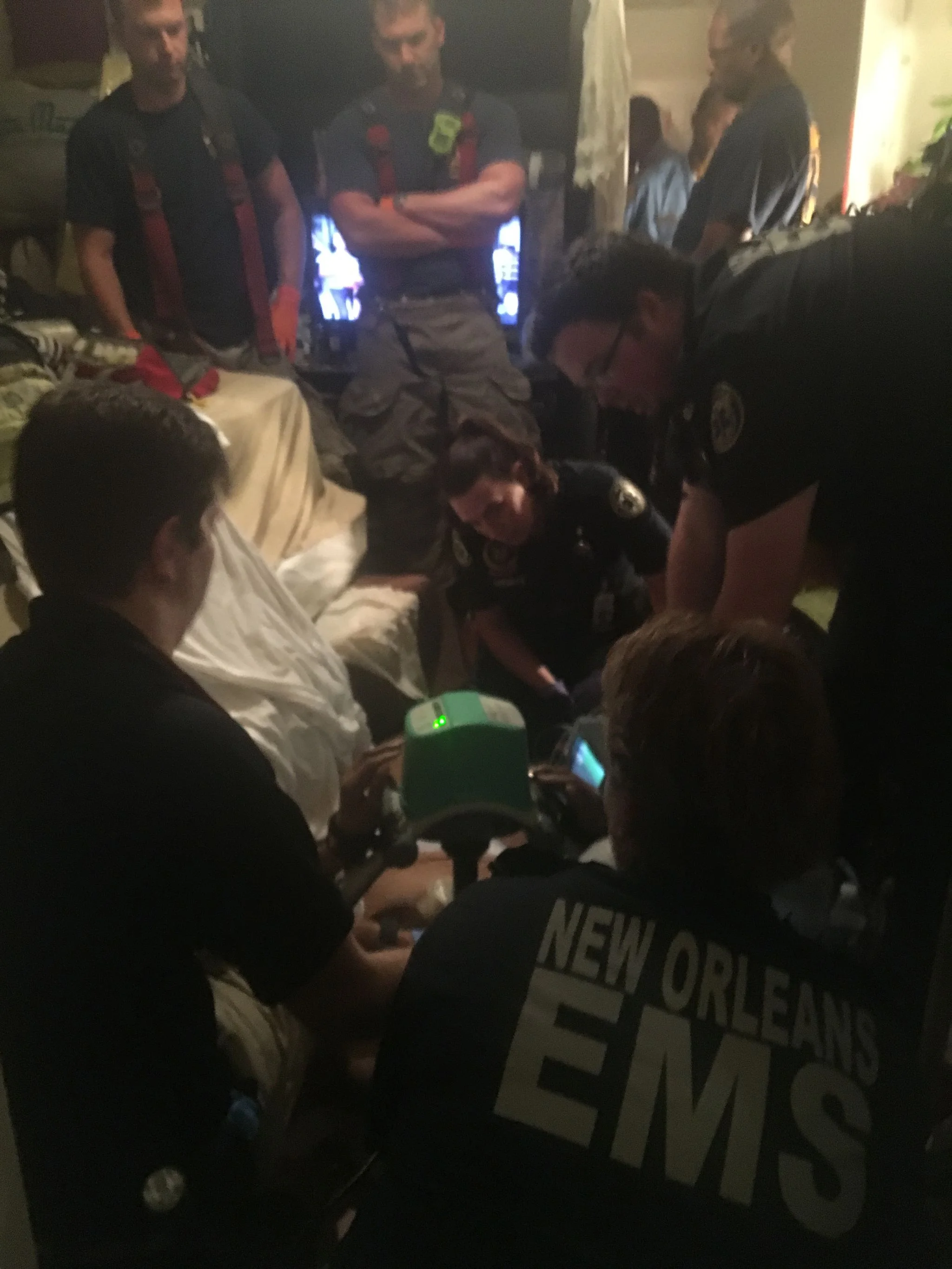 IMG 1888 Ambulancier : le site de référence EMS Nouvelle Orléans - Un ambulancier parmi les paramedics