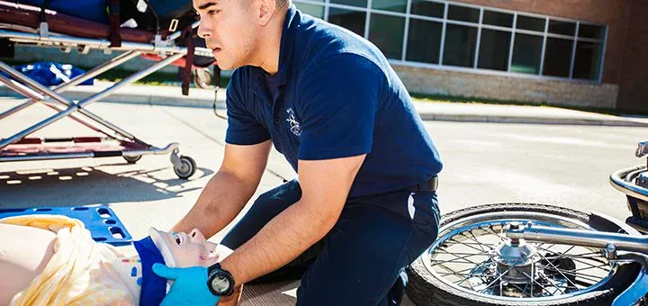 Transfert du lit au brancard : méthode de la cuillère
