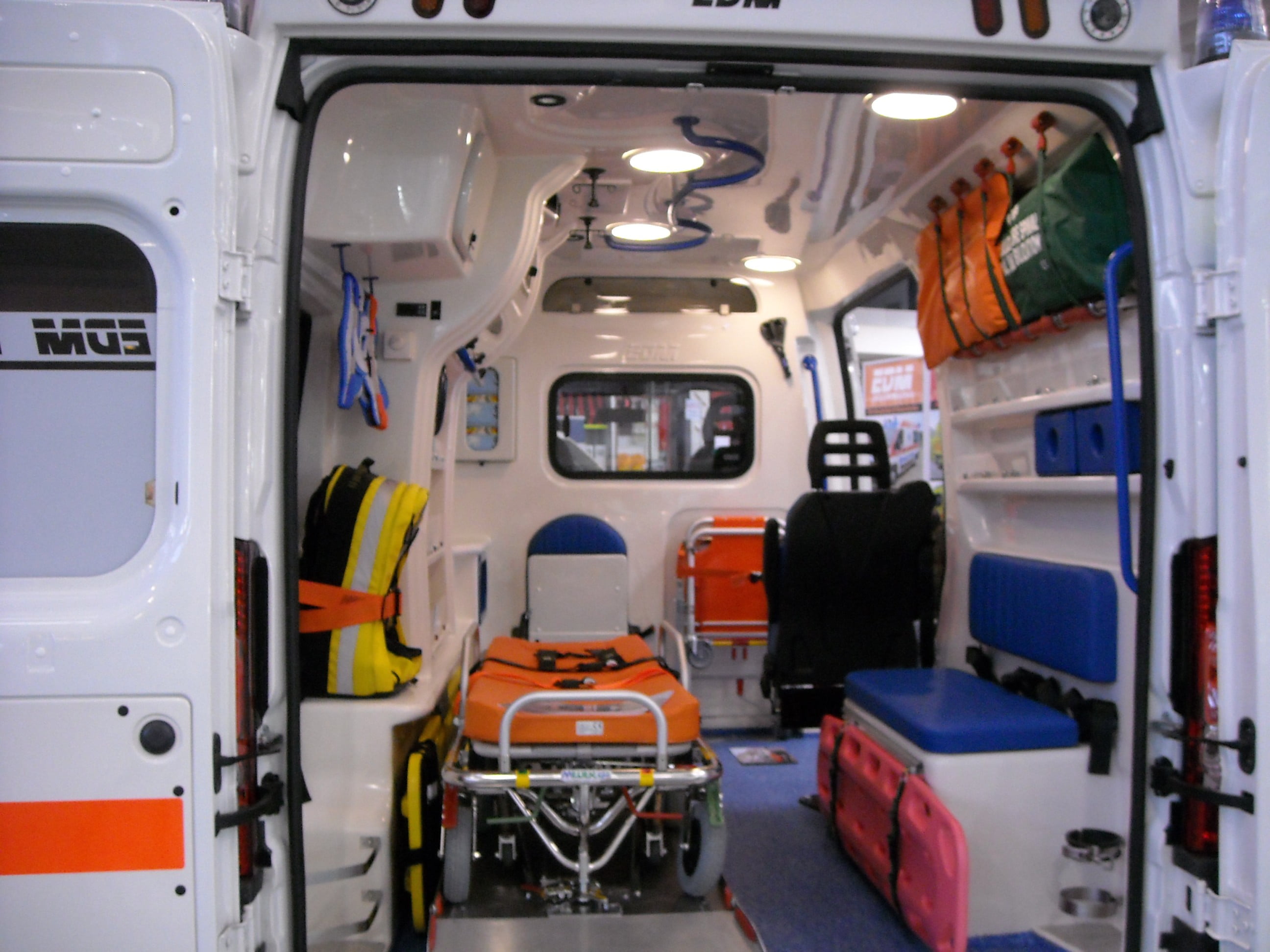 Module 3 : Hygiène et ambulancier 6 Module 3 : Hygiène et ambulancier Ambulancier : la désinfection de l’ambulance